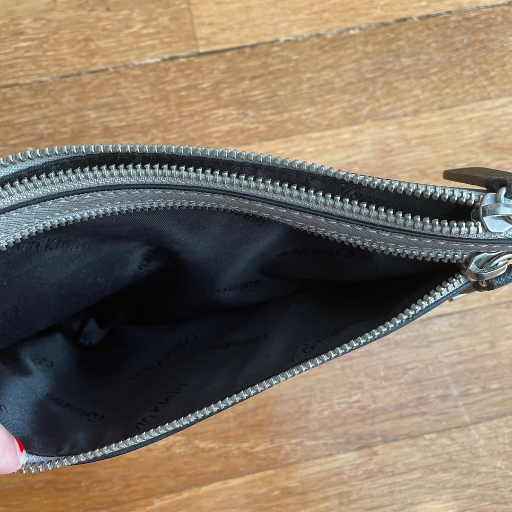 CALVIN Klein Wristlet - Picture 4 of 5